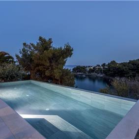 3 Bedroom Seafront Villa with Infinity Pool near Sumartin, Brac Island, Sleeps 6-8